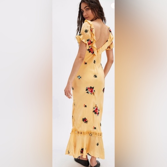 Dresses & Skirts - Free people Bali Santa Cruz floral embroidered puff sleeve maxi dress